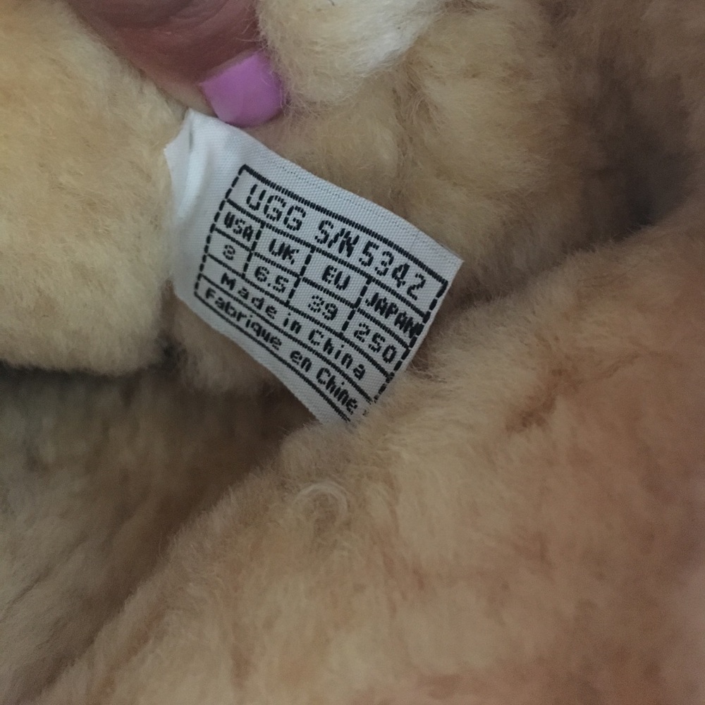 Uggs - Picture 3 of 3