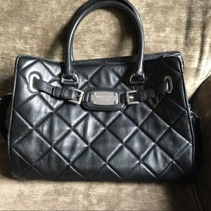 Black quilted michael kors bag💼
