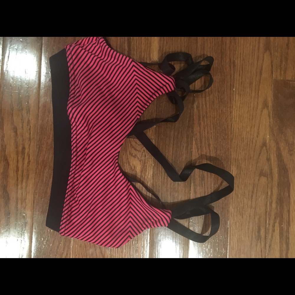 sports bra