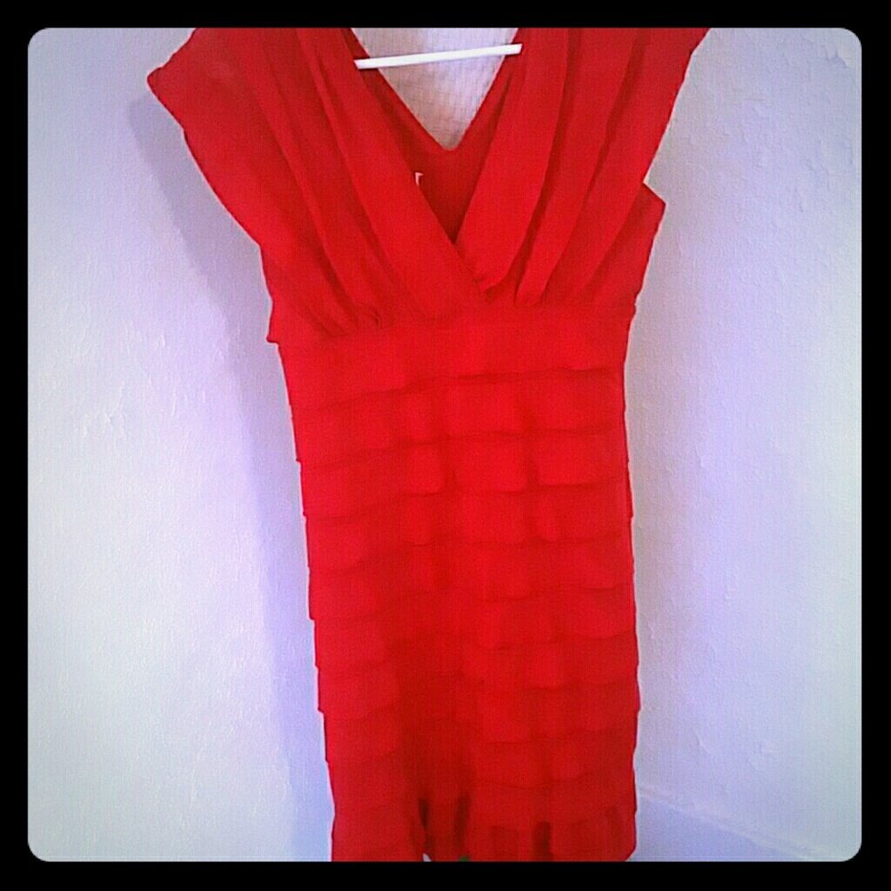 Super comfy, super cute red layer dress