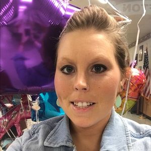 Meet your Posher, Amber