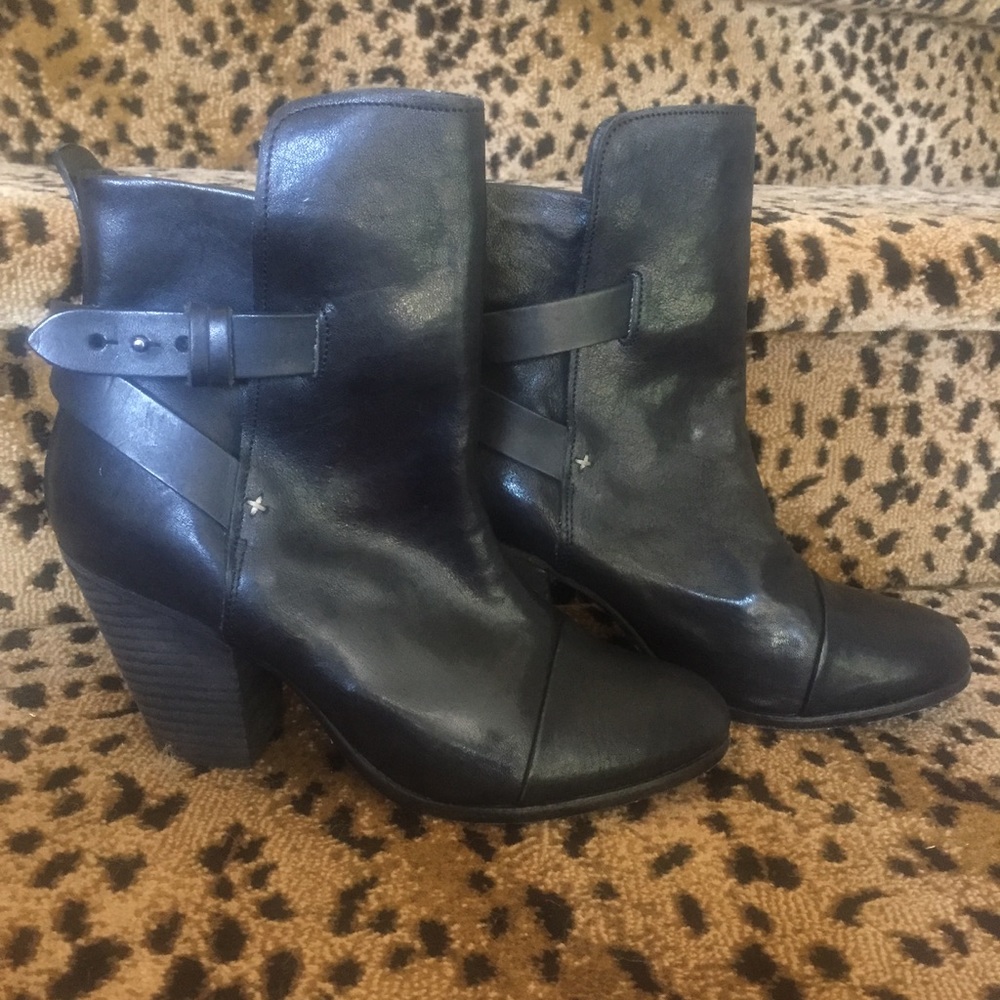 ❌SOLD❌
rag & bone Black Leather Kinsey Boot size 39.5