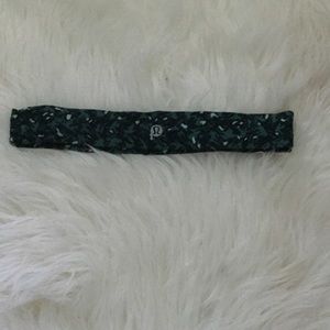 Green Lululemon headband!