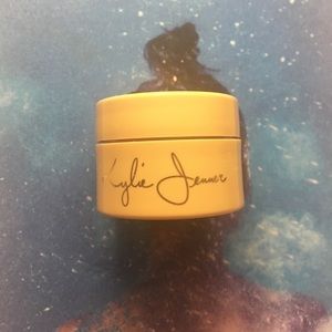 Kylie Cosmetics Ultra Highlighter in Fiji