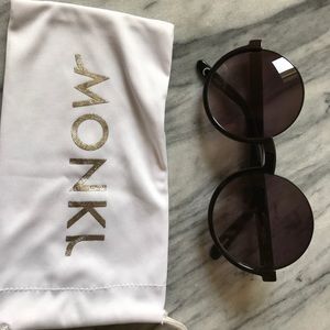 Monki sunnies
