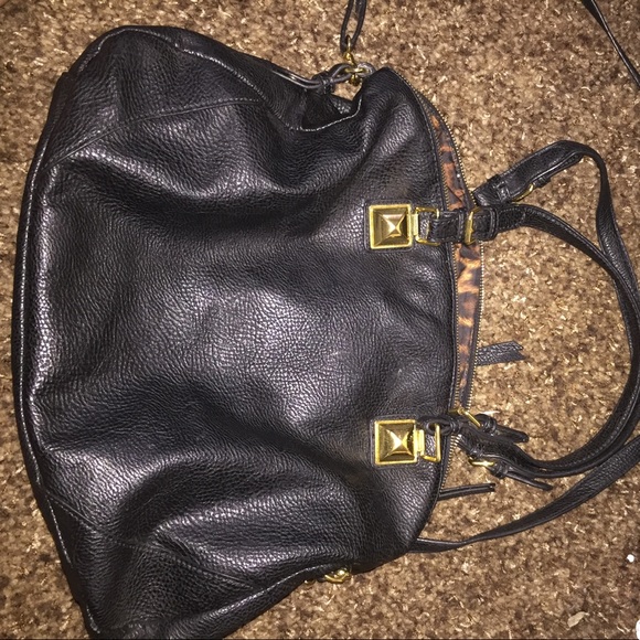 sold out black satchel - Picture 3 of 7