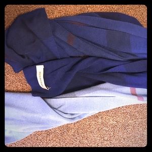 Two tone Burberry scarf