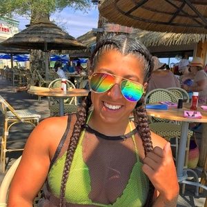 Meet your Posher, Justine