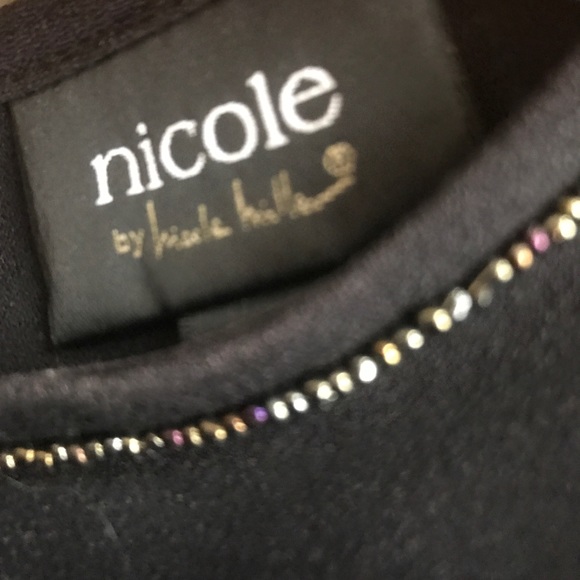 BLACK TOP WITH SMALL BEADING AND FEATHERED TOP - Picture 3 of 4