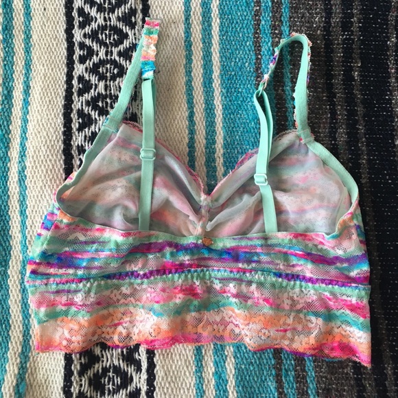 New PINK Victoria's Secret Bralette lace in Small - Picture 2 of 4