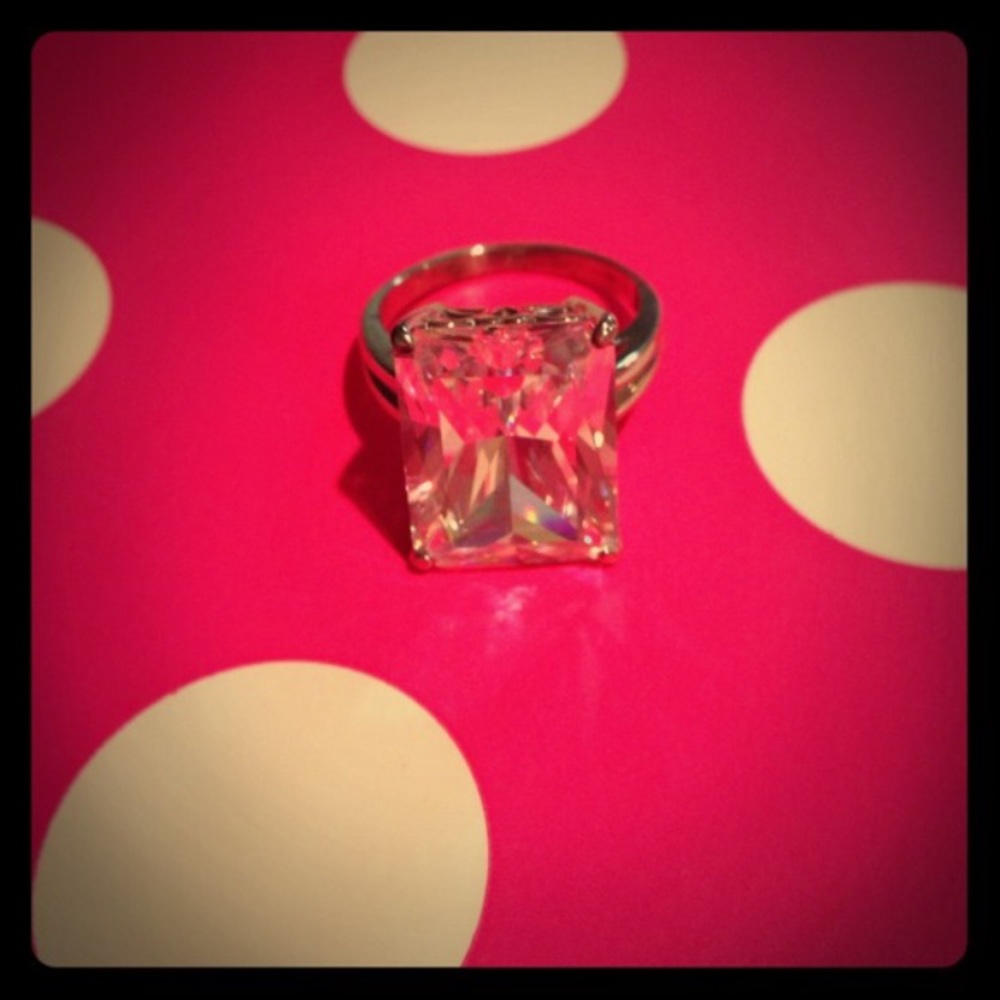 Gorgeous bling ring