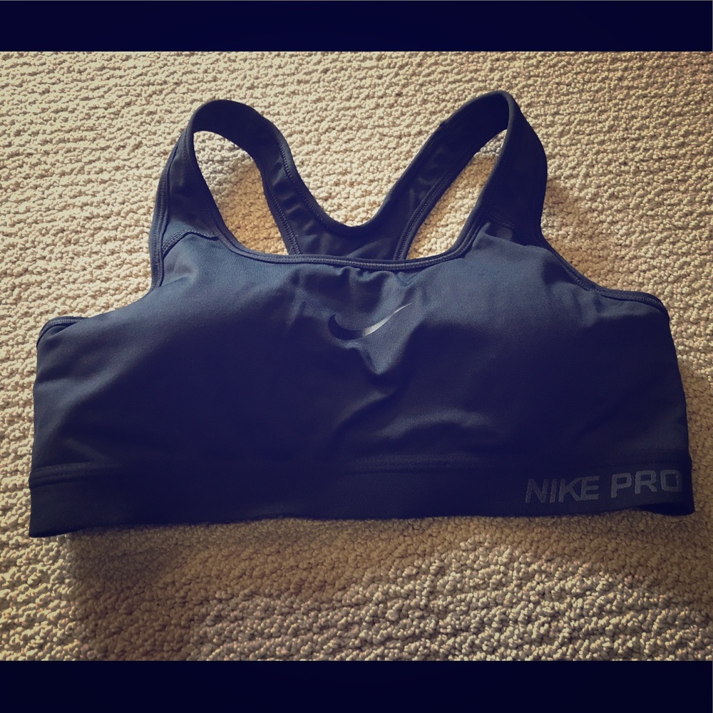 Nike Dri Fit Lined Sports Bra! Make an offer!