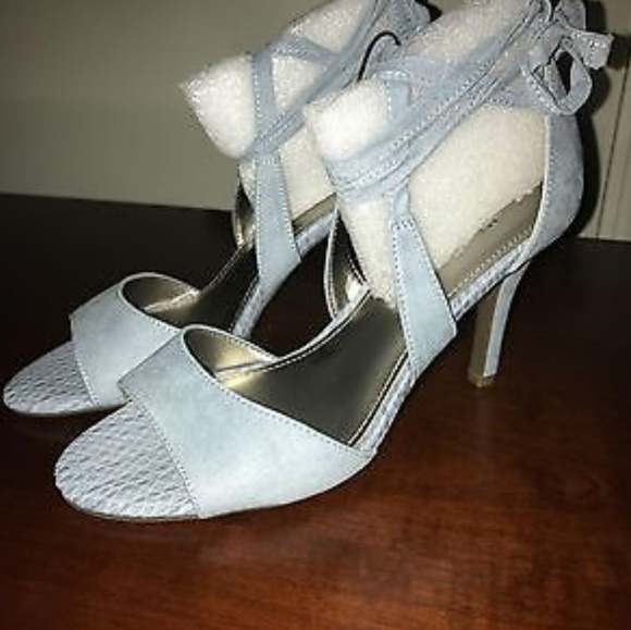 Laced up baby blue heels new size 7 - Picture 7 of 8