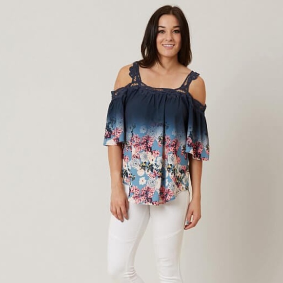 NEW SOLD OUT BUCKLE BKE COCO + JAIMESON FLORAL TOP - Picture 4 of 6