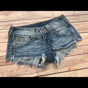 True Religion Joey cutoff  shorts size 24