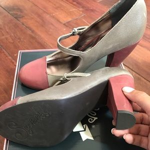 Seychelles All Smiles Stone Leather Heels