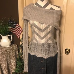 🦋Off Shoulder or Cowl neck sweater.