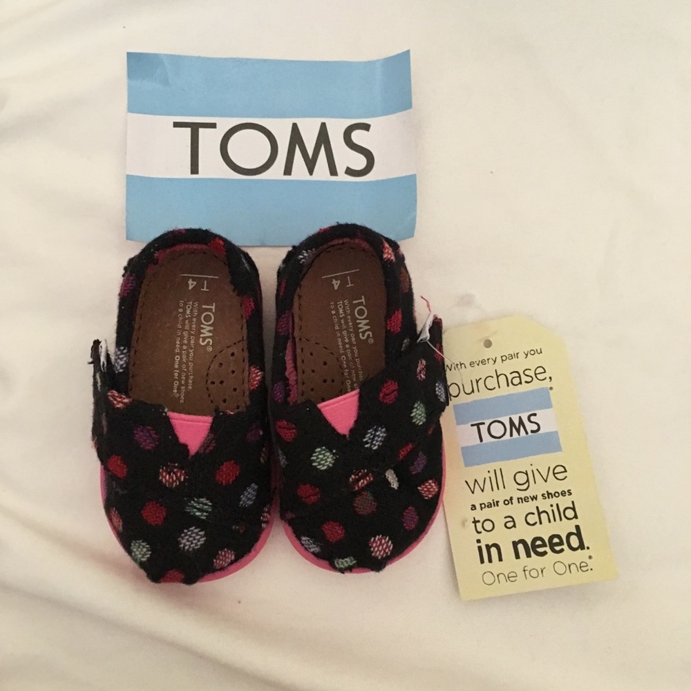 NWT polka dots TOMS sandals