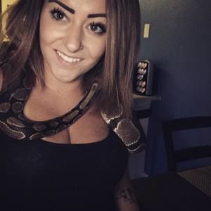 Meet your Posher, Hollie