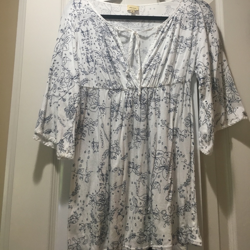 Ella Moss bell sleeve v neck