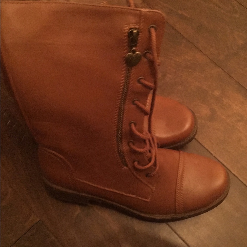 Brown/cognac colored boots