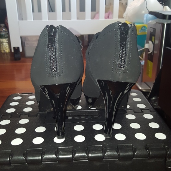 Ankle booties - Picture 3 of 3