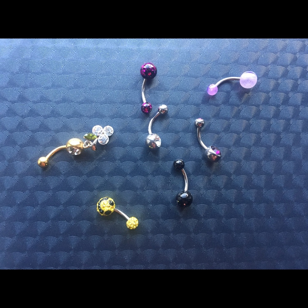 FREE BELLYBUTTON RINGS*