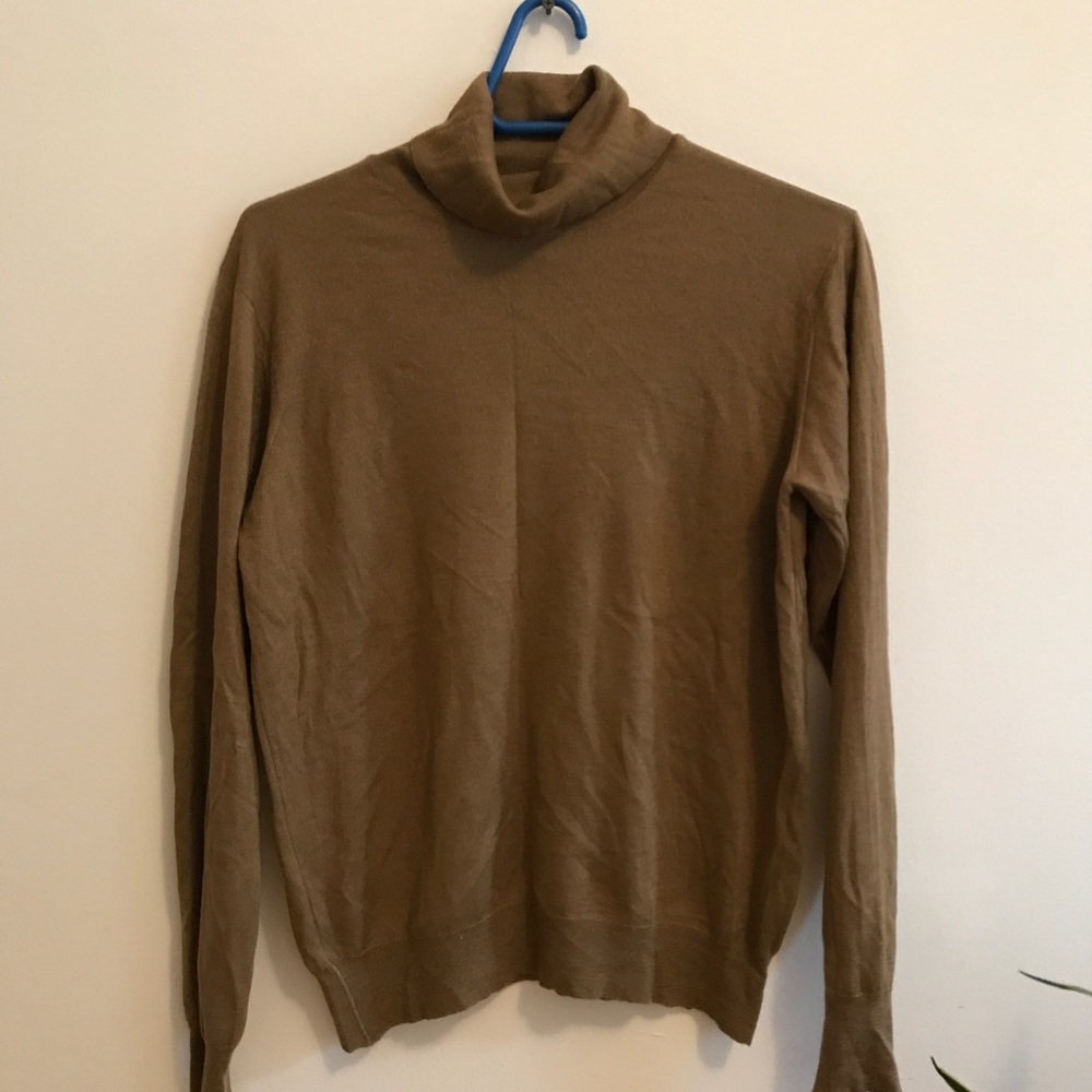 Cashmere turtle neck sweater