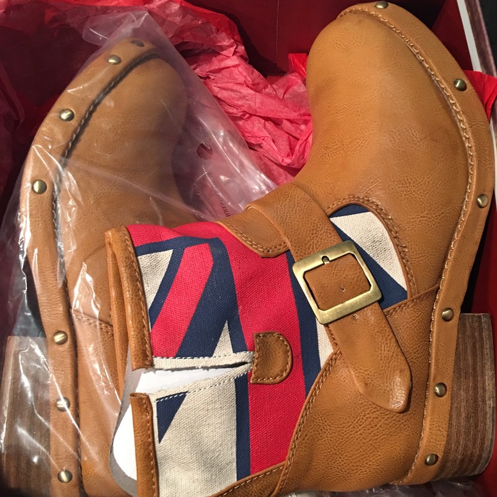 London rebel booties-brand new, brown/cognac color