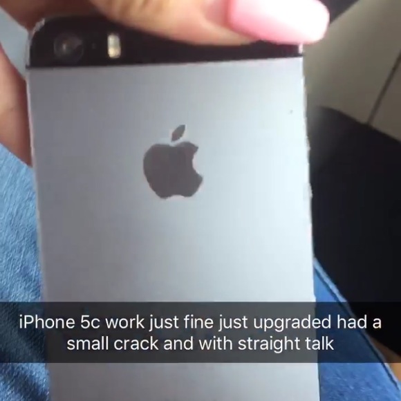 iPhone 5c - Picture 3 of 4