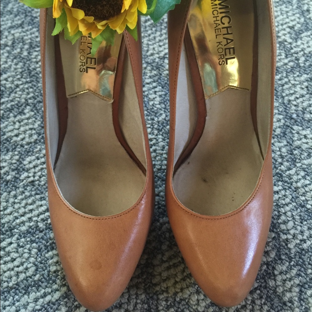 🌻 Gorgeous Michael Kors Heels 6.5 🌻