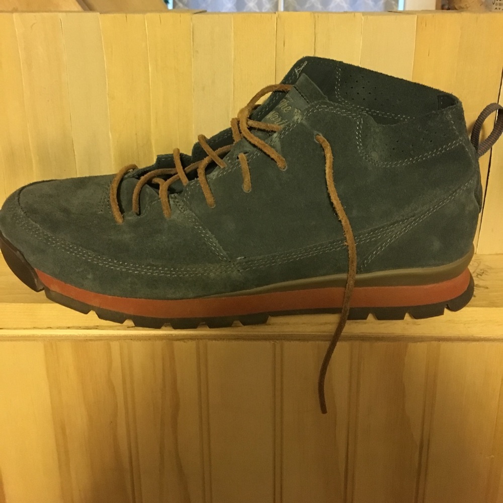 New north face redux chukka boots