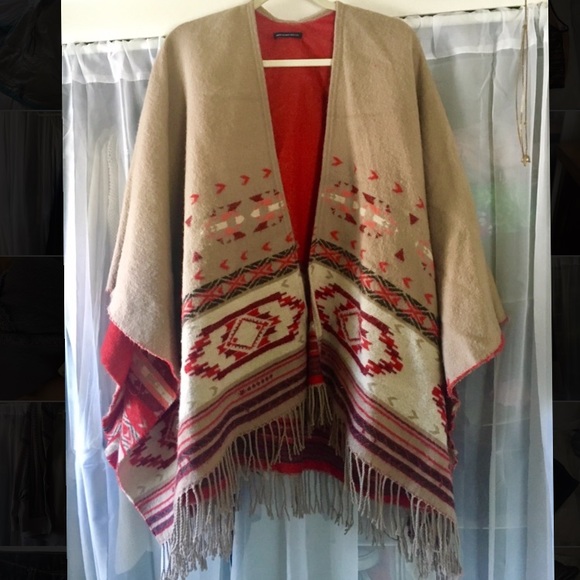 American Eagle Outfitters Sweaters - American Eagle Outfitters Tribal Shawl ⭐️💥🌹
