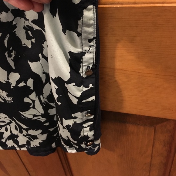 Patterned top - Picture 3 of 3