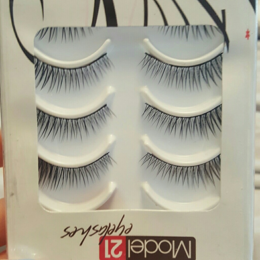 Eyelashes! last chance