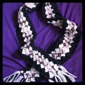 ❄️MAKE AN OFFER!❄️Homemade Crocheted Wool Scarf