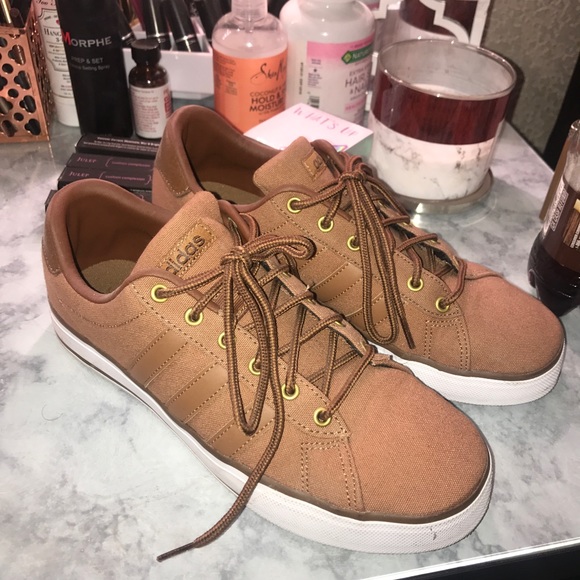 Brown adidas shoes - Picture 1 of 3