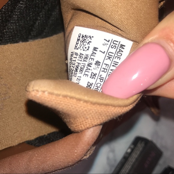 Brown adidas shoes - Picture 3 of 3