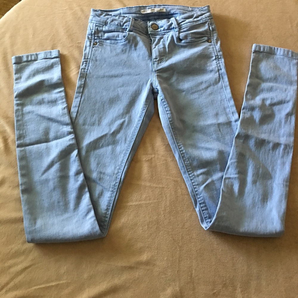 NWOT Zara Trafaluc body curve colour soft jeans