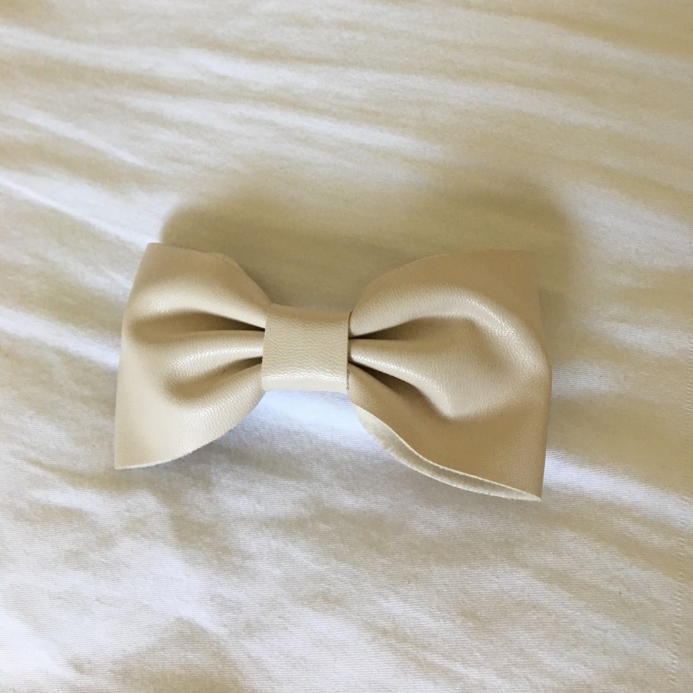 Cream hair bow