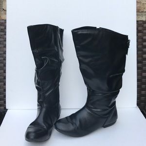 Wide calf, low heel boots, size 9 Black.