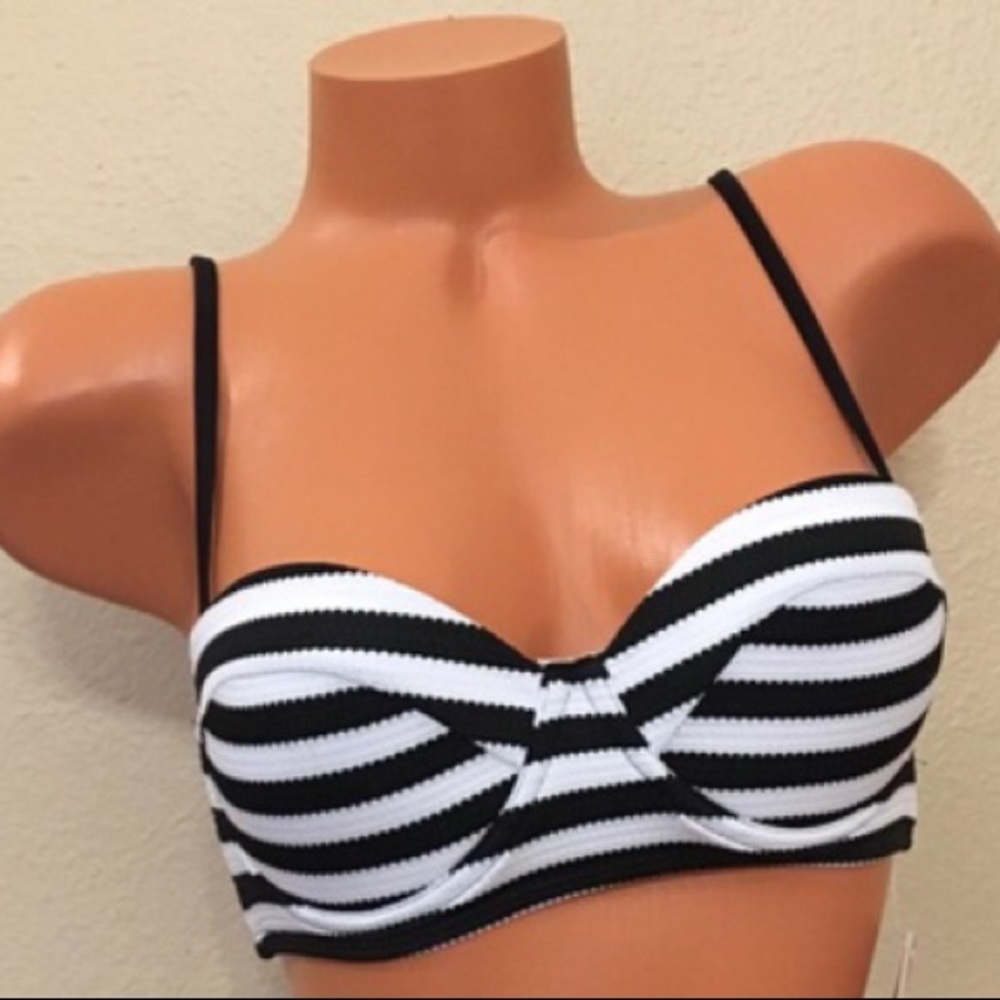 Xhilaration White/Black Bikini Top NWOT SIZE "XS