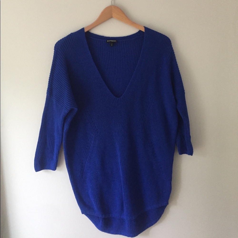 Baggy blue sweater