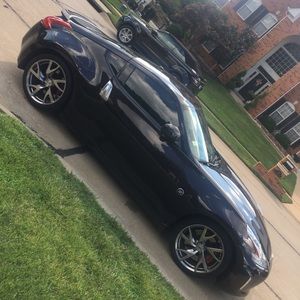 Selling my stock 370z rims.