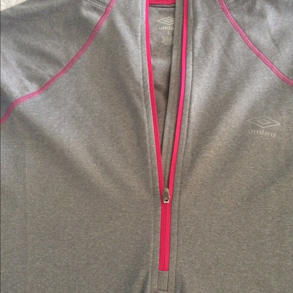 Workout half-zip top - Picture 2 of 4