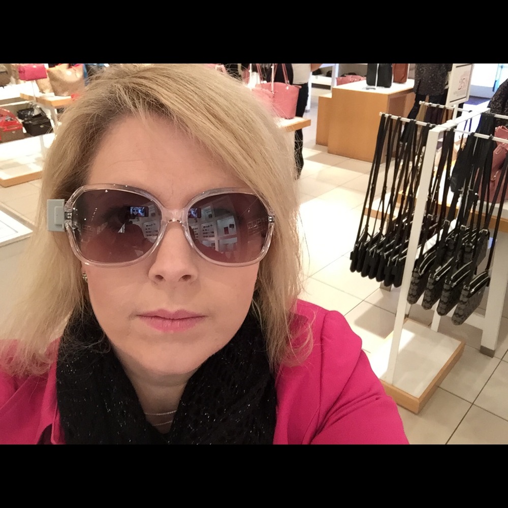 Meet your Posher, Marie