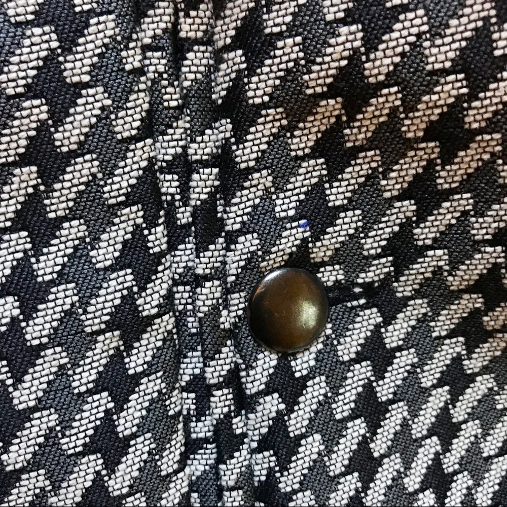 💥sold💥Houndstooth Miniskirt - Picture 3 of 4