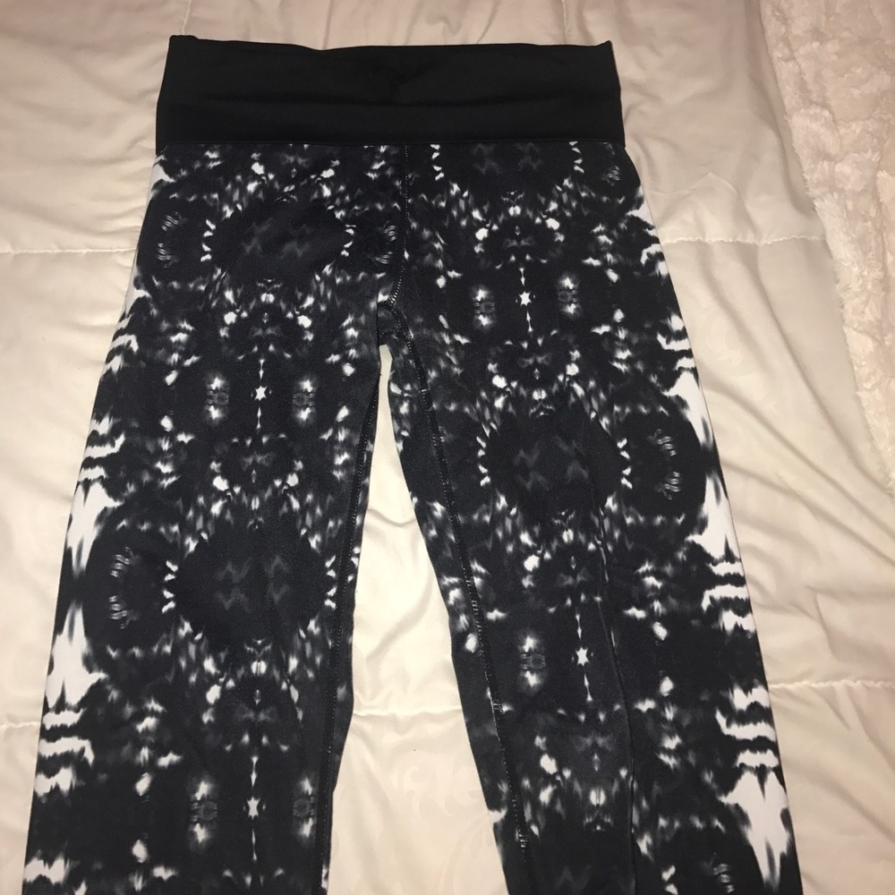 Fabletics capri leggings