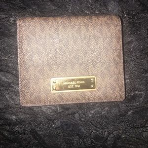 Michael kors wallet
