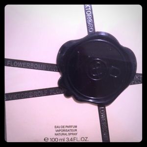 VICTOR & ROLF FLOWERBOMB 3.4fl oz.